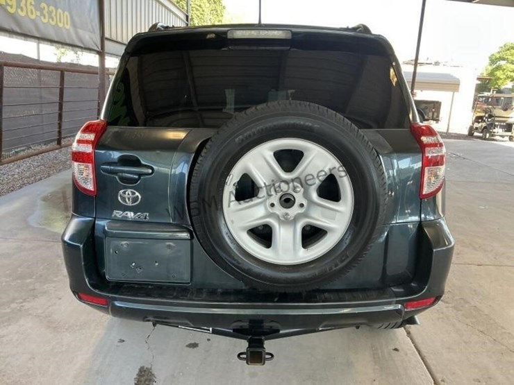 2012-toyota-rav4-image-6