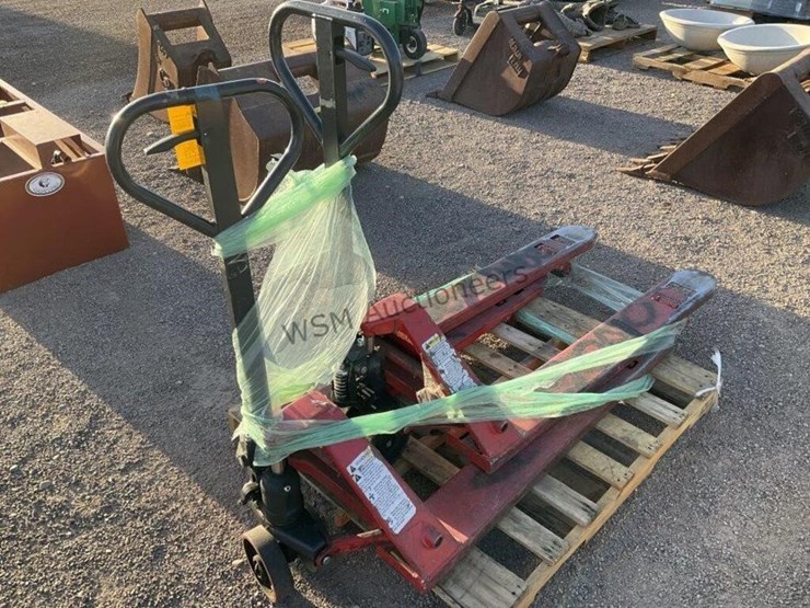(2)-pallet-jacks-image-2