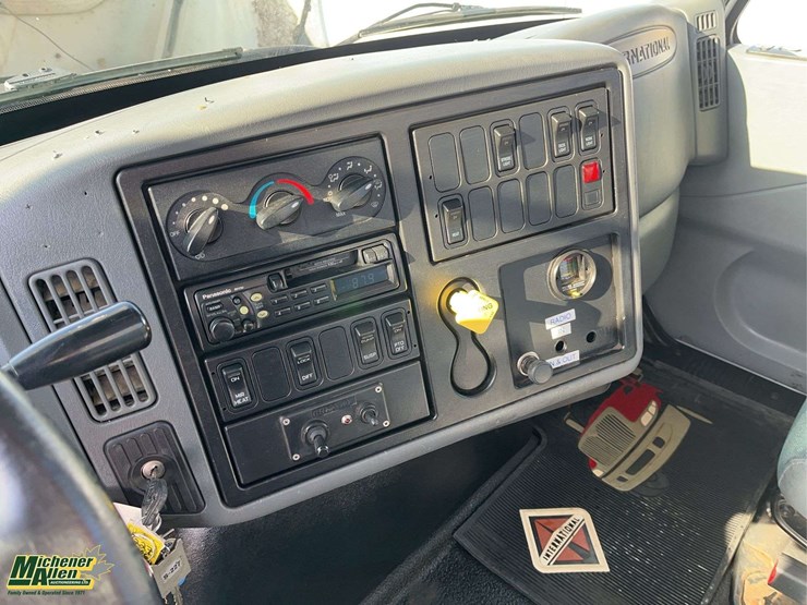 2006-international-durastar-4300-image-26