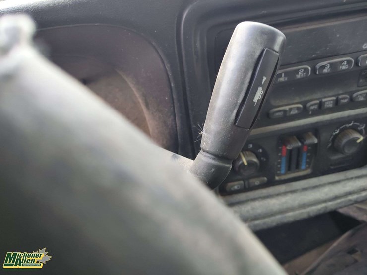 2003-chevrolet-silverado-2500-image-9