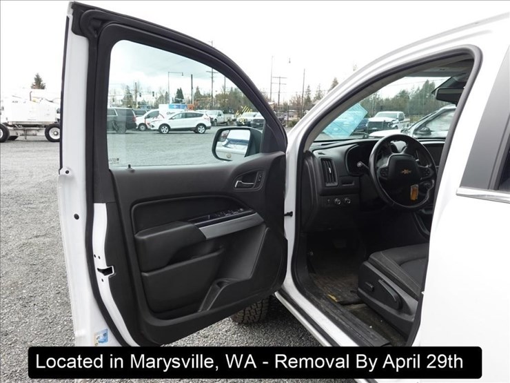 2015-chevrolet-colorado-lt-image-2