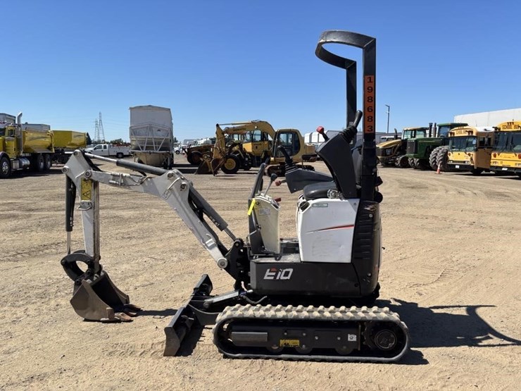 2020-bobcat-e10-image-5