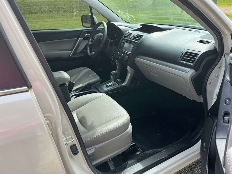 2015-subaru-forester-image-15