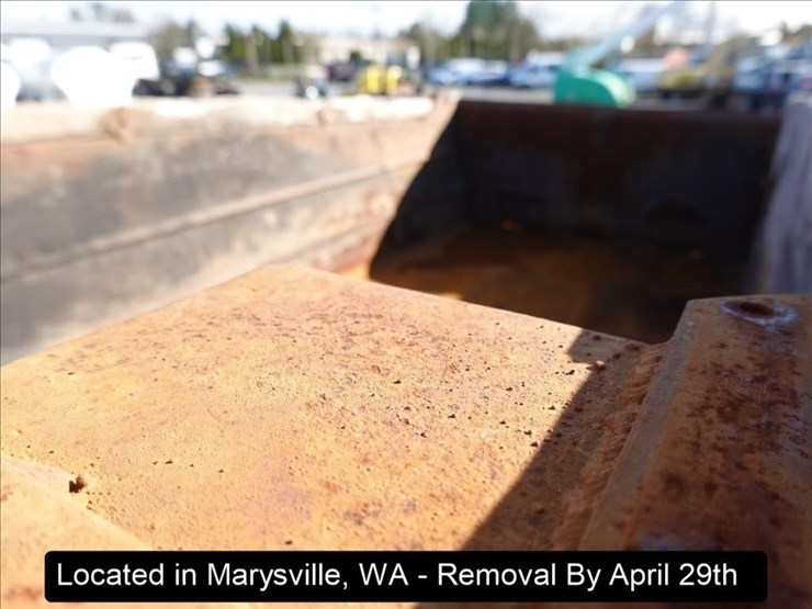 2000-freightliner-fld120-image-2