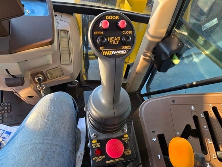 2002-john-deere-6410-image-63