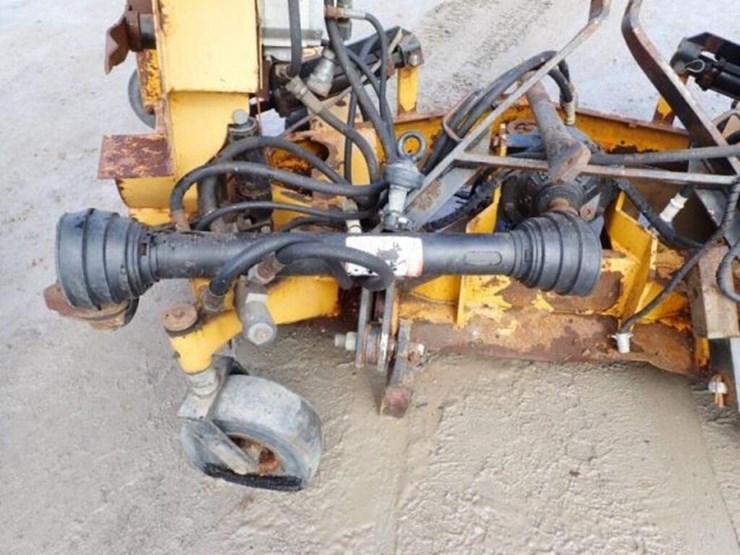 trackless-m14-pto-batwing-mower-235-image-8