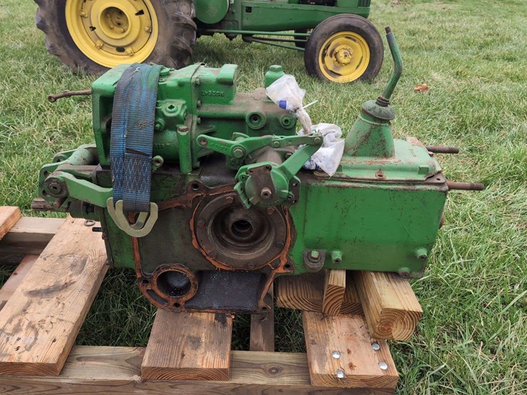 john-deere-tractor-transmission-assembly-image-5