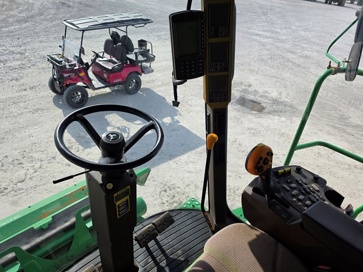 2006-john-deere-9560-sts-image-10