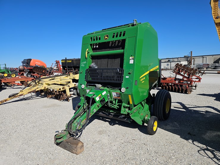 2020-john-deere-450m-image-1