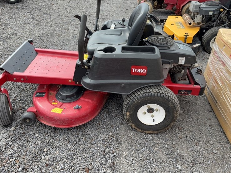 #4064-•-toro-z4200-zero-turn-mower-image-11