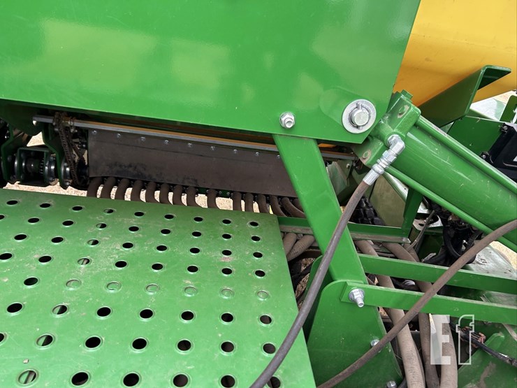 2014-john-deere-1990ccs-image-57