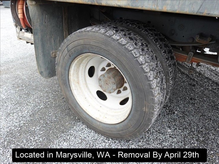 2011-ford-f550-image-35