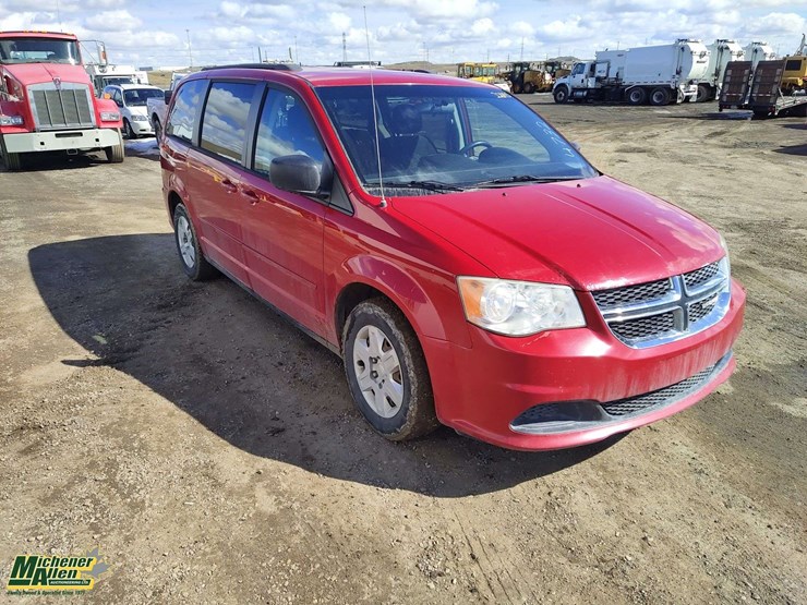 2013-dodge-grand-caravan-se-image-2