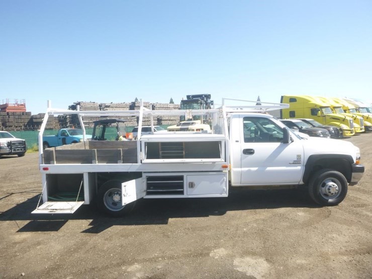 2002-chevrolet-3500-image-7