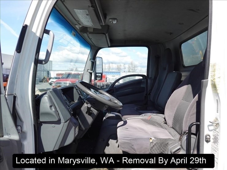 2014-isuzu-nqr-image-15