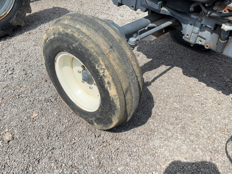 new-holland-tn70-image-15