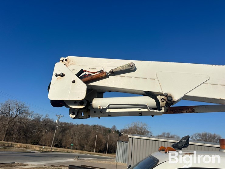 2007-ford-f550-image-16