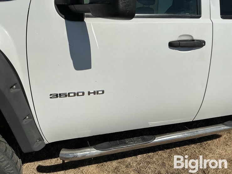 2012-chevrolet-3500-image-16