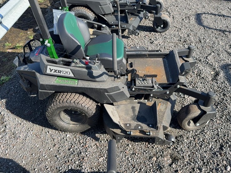 #4053-•-yakta-yxr-120-zero-turn-mower-image-7