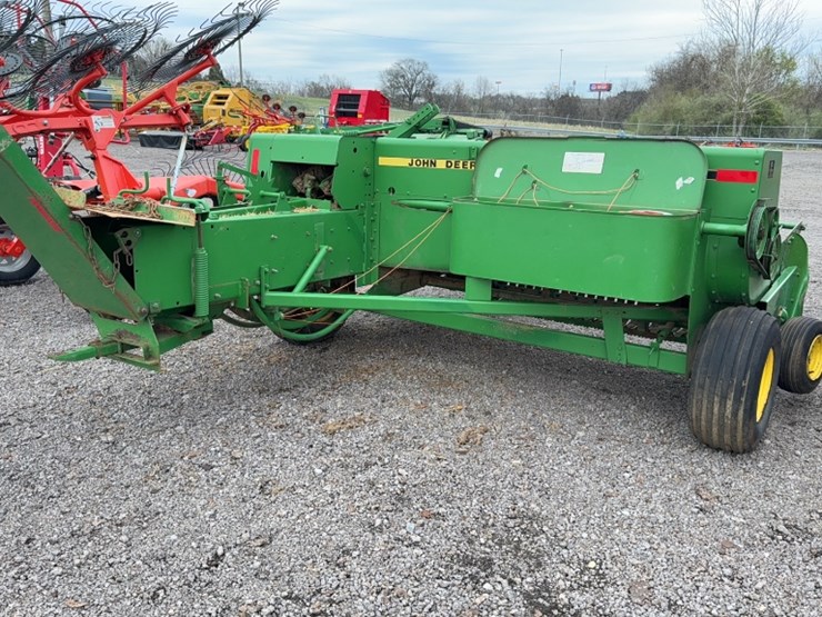 john-deere-328-image-4