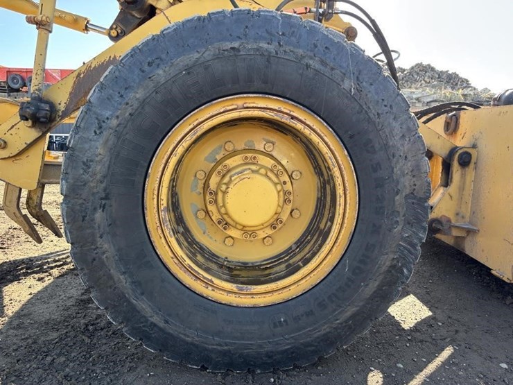 caterpillar-143h-image-34