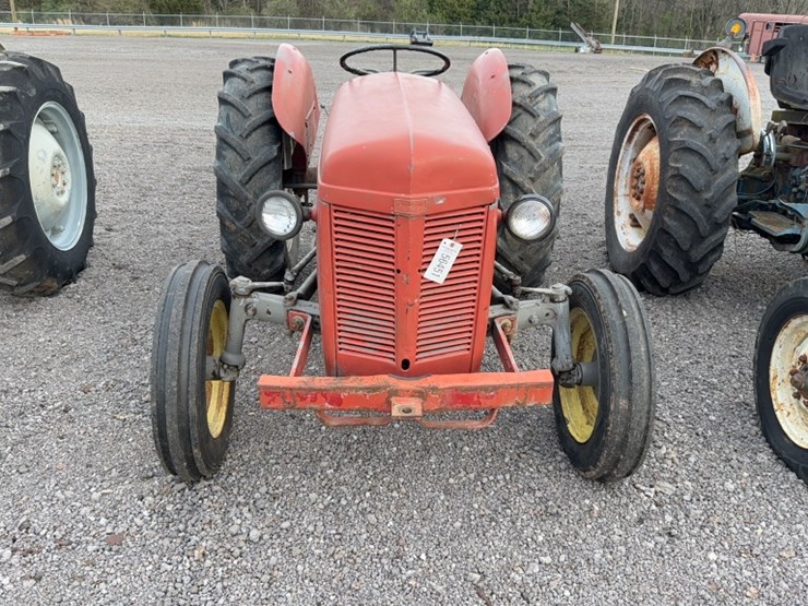 #3051-•-furguson-tractor-image-2