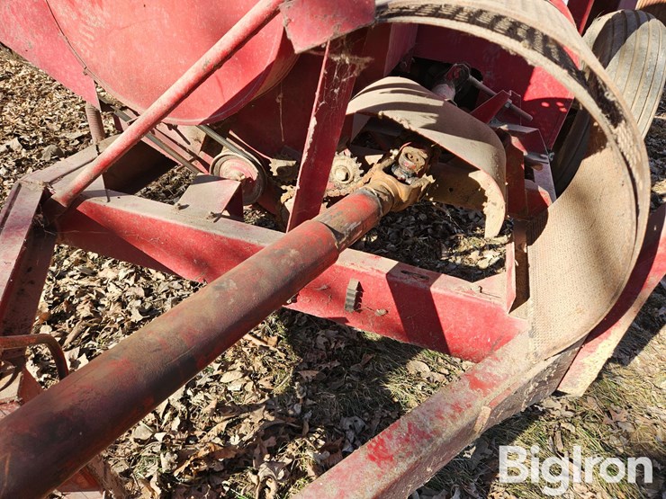 new-holland-354-image-10