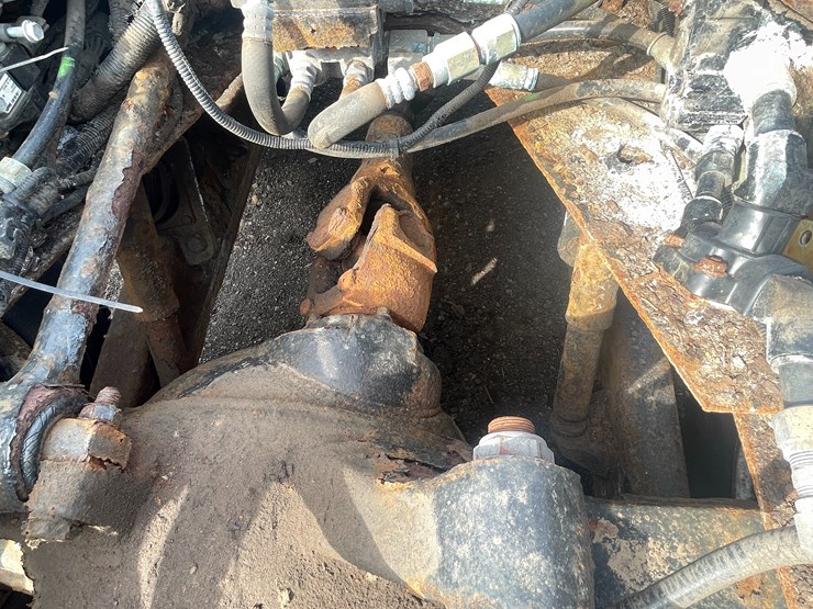 #242-•-2000-sterling-truck-tractor-(has-mn-title)-(mora,-mn)-image-51