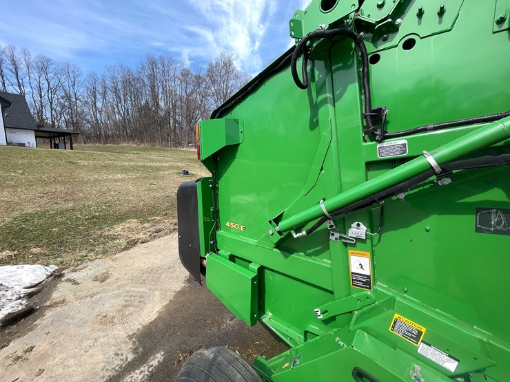 #142-•-john-deere-round-baler-(stoughton,-wi)-image-24