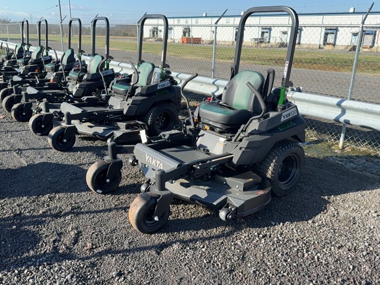 #4028-•-yakta-yxr-320-zero-turn-mower-image-1