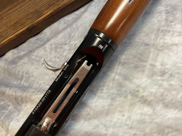 #10091-•-hatfield-sas,-410-ga.-semi-auto-shotgun,-sn:-410a22-001772-image-17