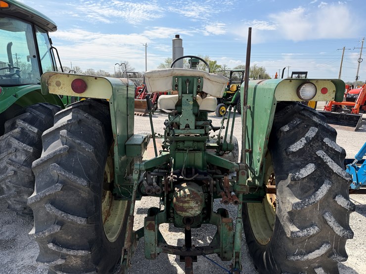 1964-oliver-1650-image-8