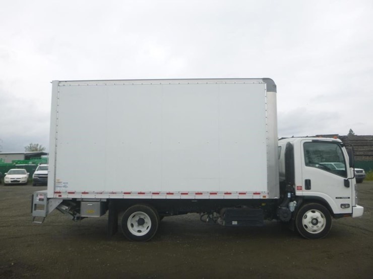 2023-isuzu-nrr-image-7