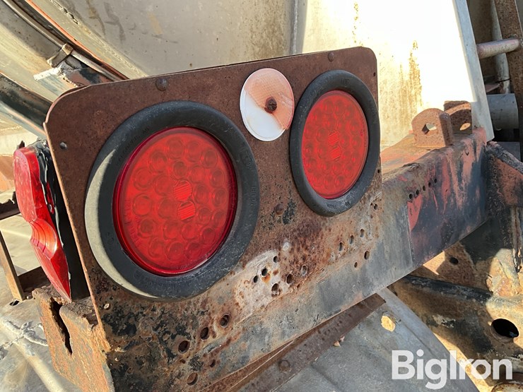 1960-fruehauf-trailer-image-19