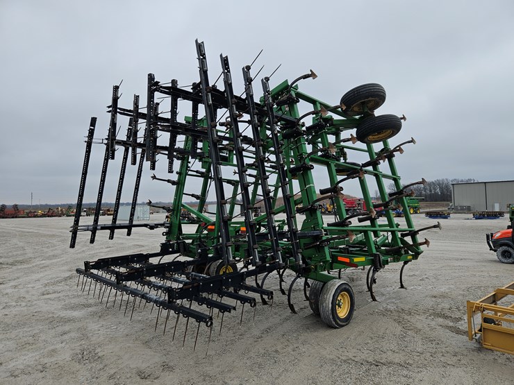 2013-john-deere-2210-image-9