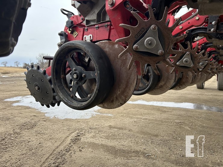 2014-white-9824-image-17