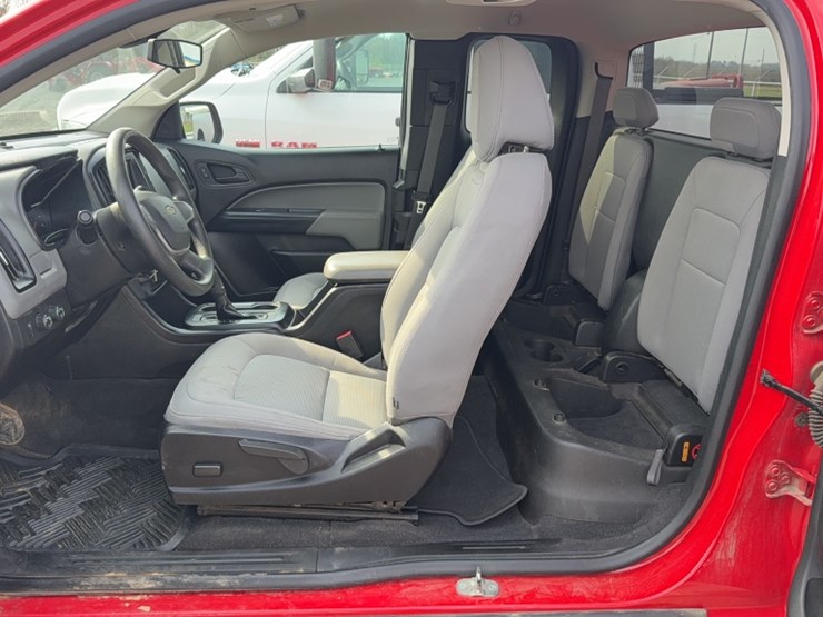 2020-chevrolet-colorado-image-15