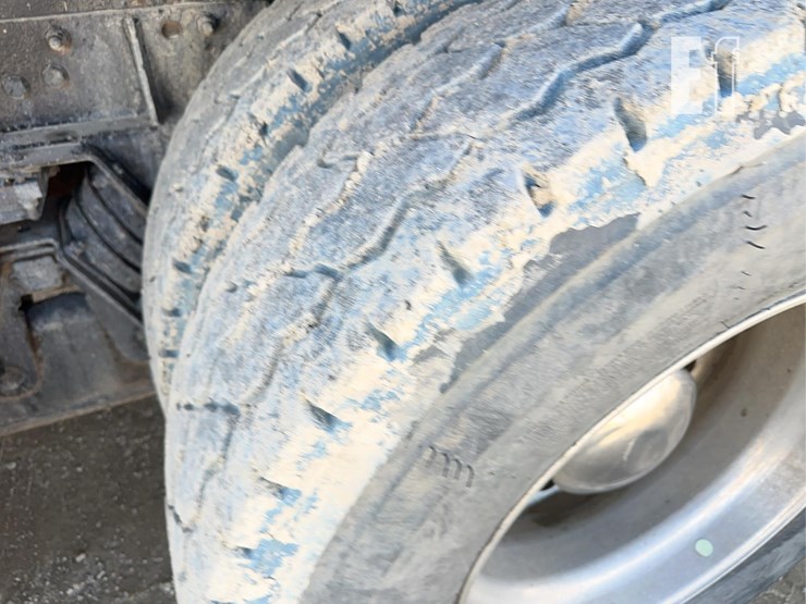 1999-kenworth-t800-image-16