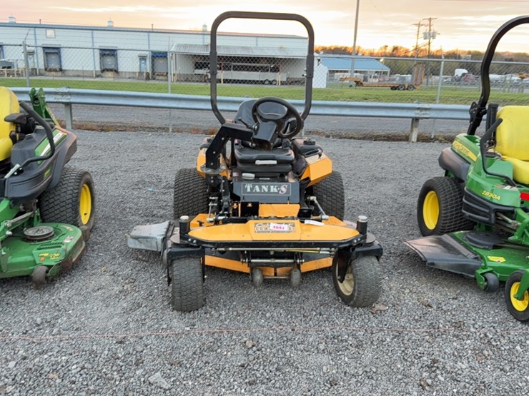 #4043-•-2009-cub-cadet-tank-zero-turn-mower-image-2