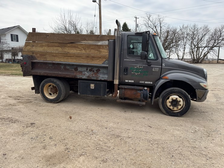 2003-international-durastar-4300-image-6