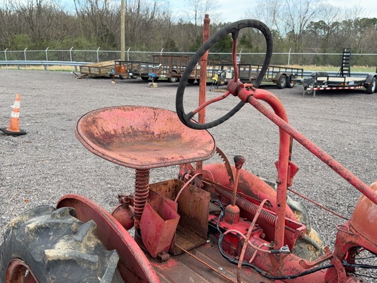 #3070-•-farmall-cab-tractor-image-8