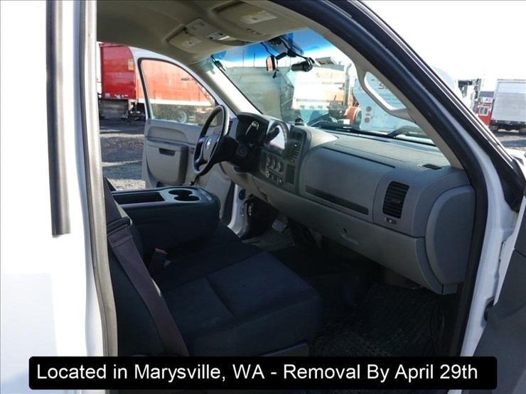 2013-chevrolet-1500-image-18