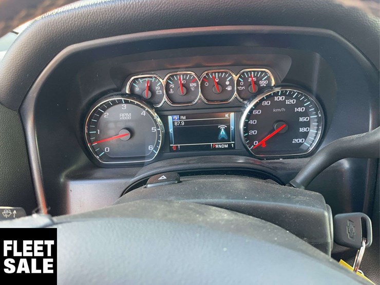 2015-chevrolet-silverado-2500hd-image-19