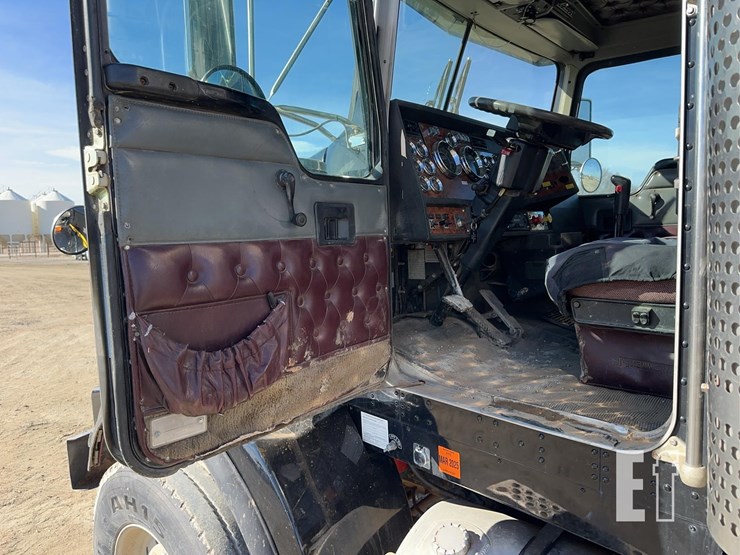 1999-kenworth-t800-image-51