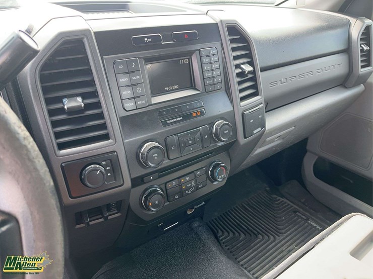 2017-ford-f350-image-17