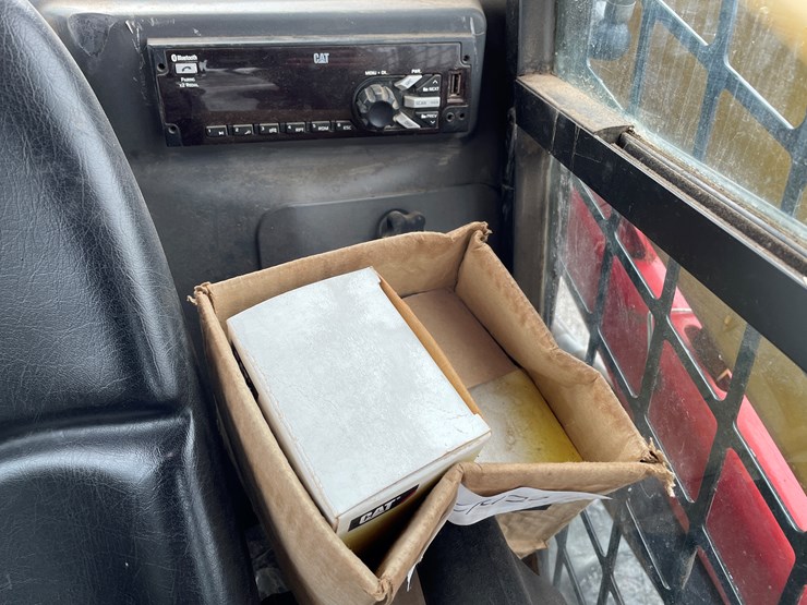 2015-caterpillar-279d-image-34