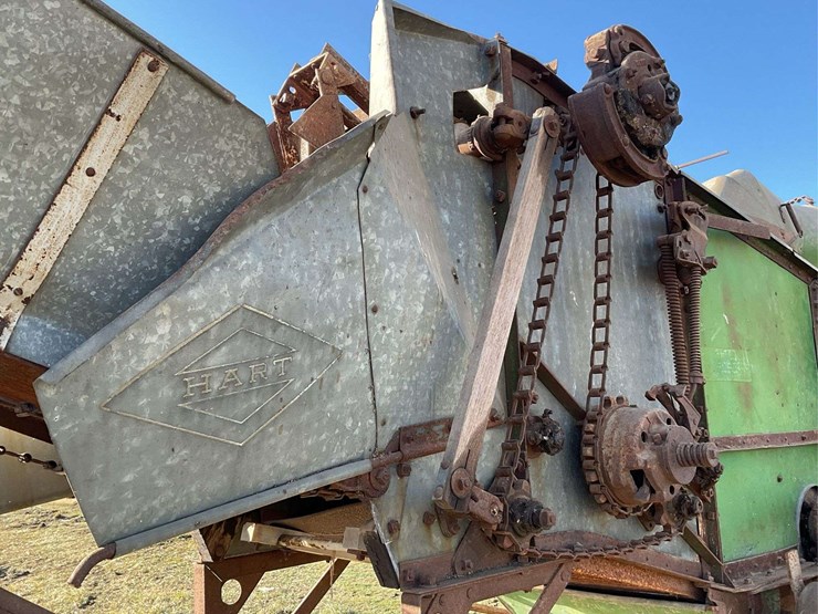 john-deere-threshing-machine-with-hart-feeder-image-11