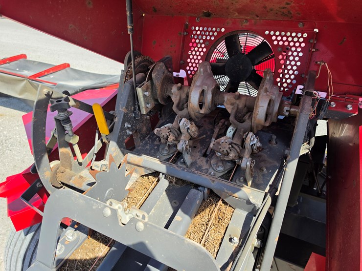 2021-massey-ferguson-1840-image-6