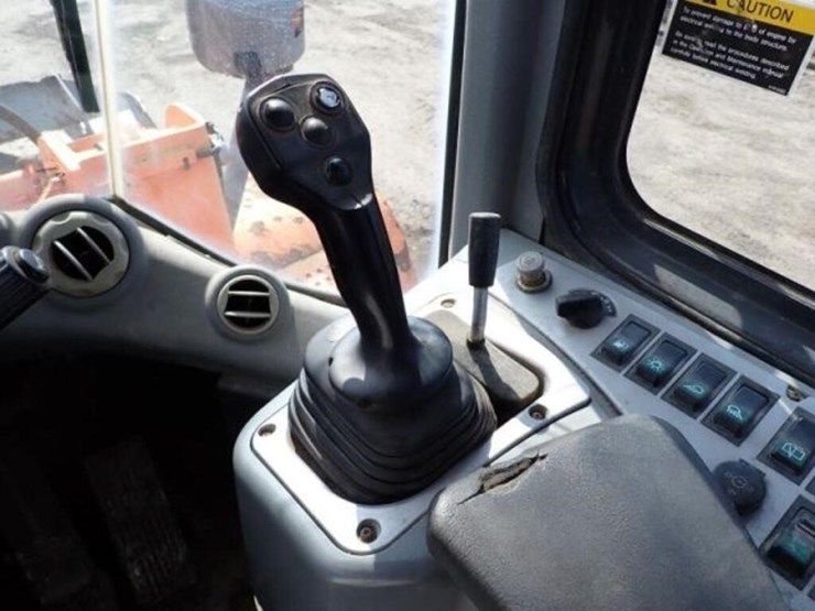 2010-doosan-dl250-image-15