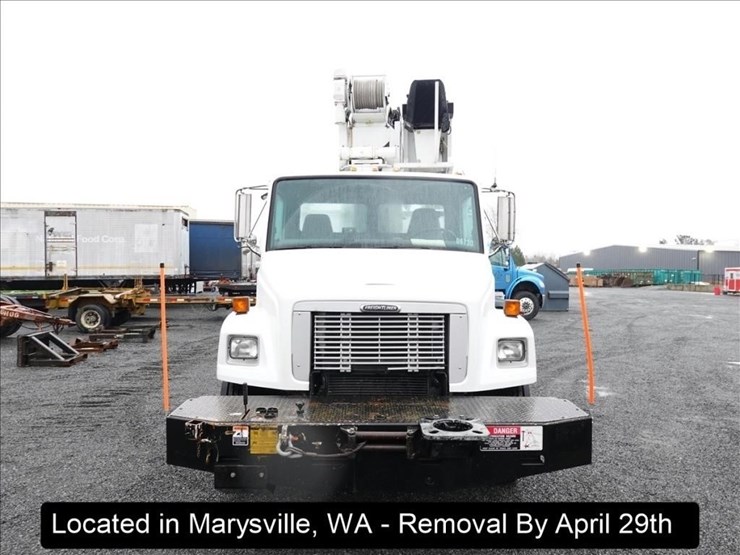 2003-freightliner-fl80-image-38